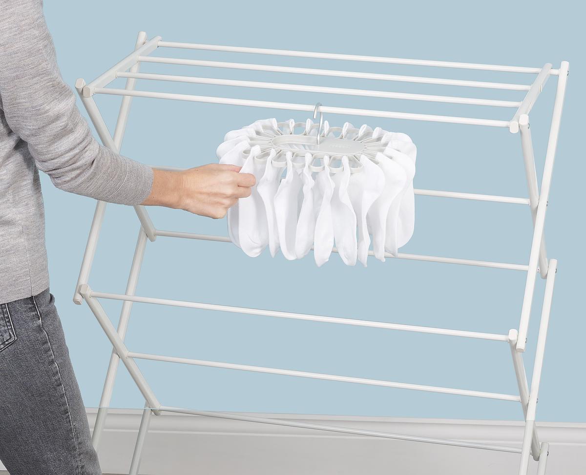 Petal™ 22-piece Quick-grip Ecru Drying Hanger