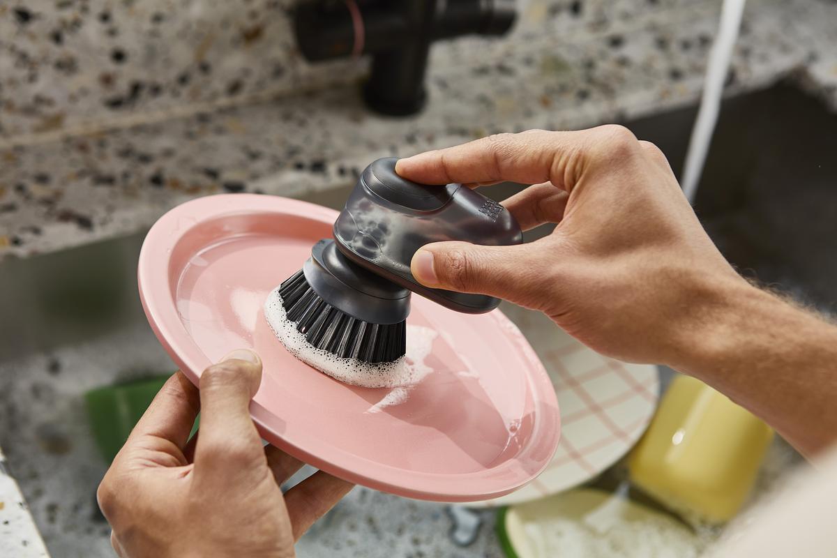 SinkTech™ Compact Soap Dispensing Washing Up Brush with Steel Stand - The Organised Store