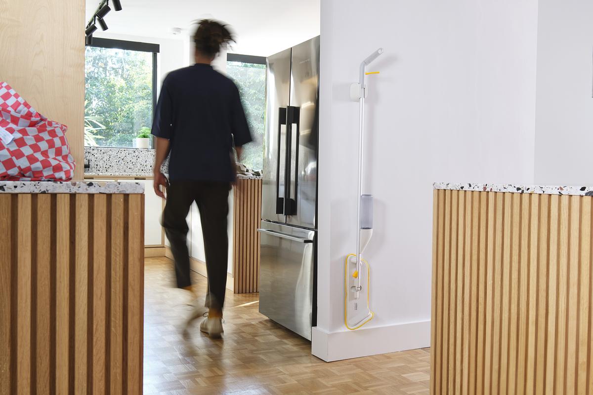 Cleantech Spray Mop With Scrubbing Pad