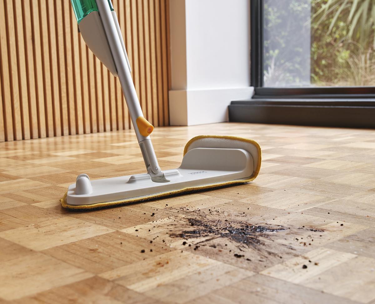 Cleantech Spray Mop With Scrubbing Pad