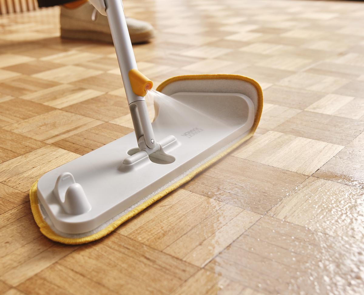 Cleantech Spray Mop With Scrubbing Pad