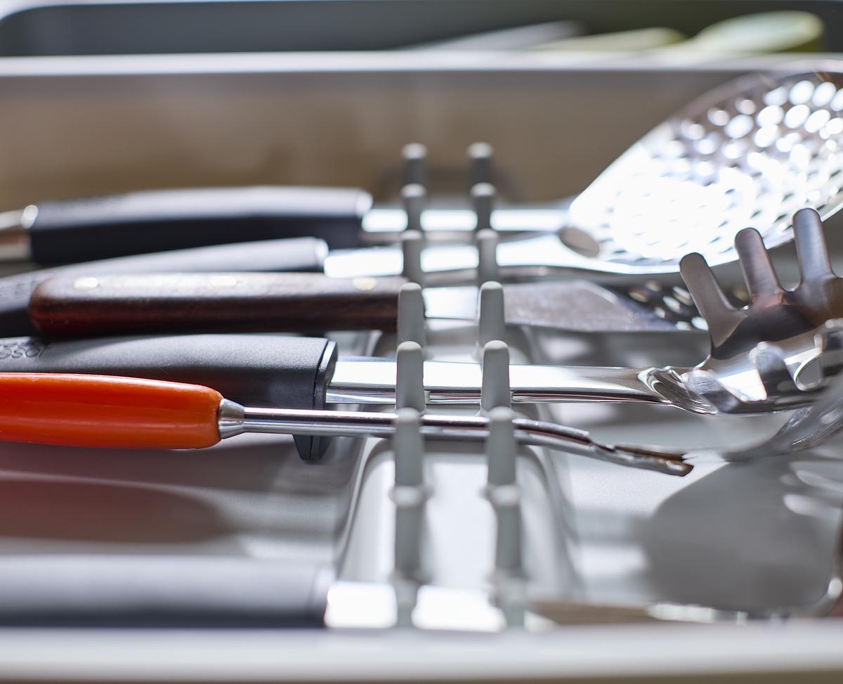 DrawerStore™ Expanding Utensil & Gadget Organiser - The Organised Store