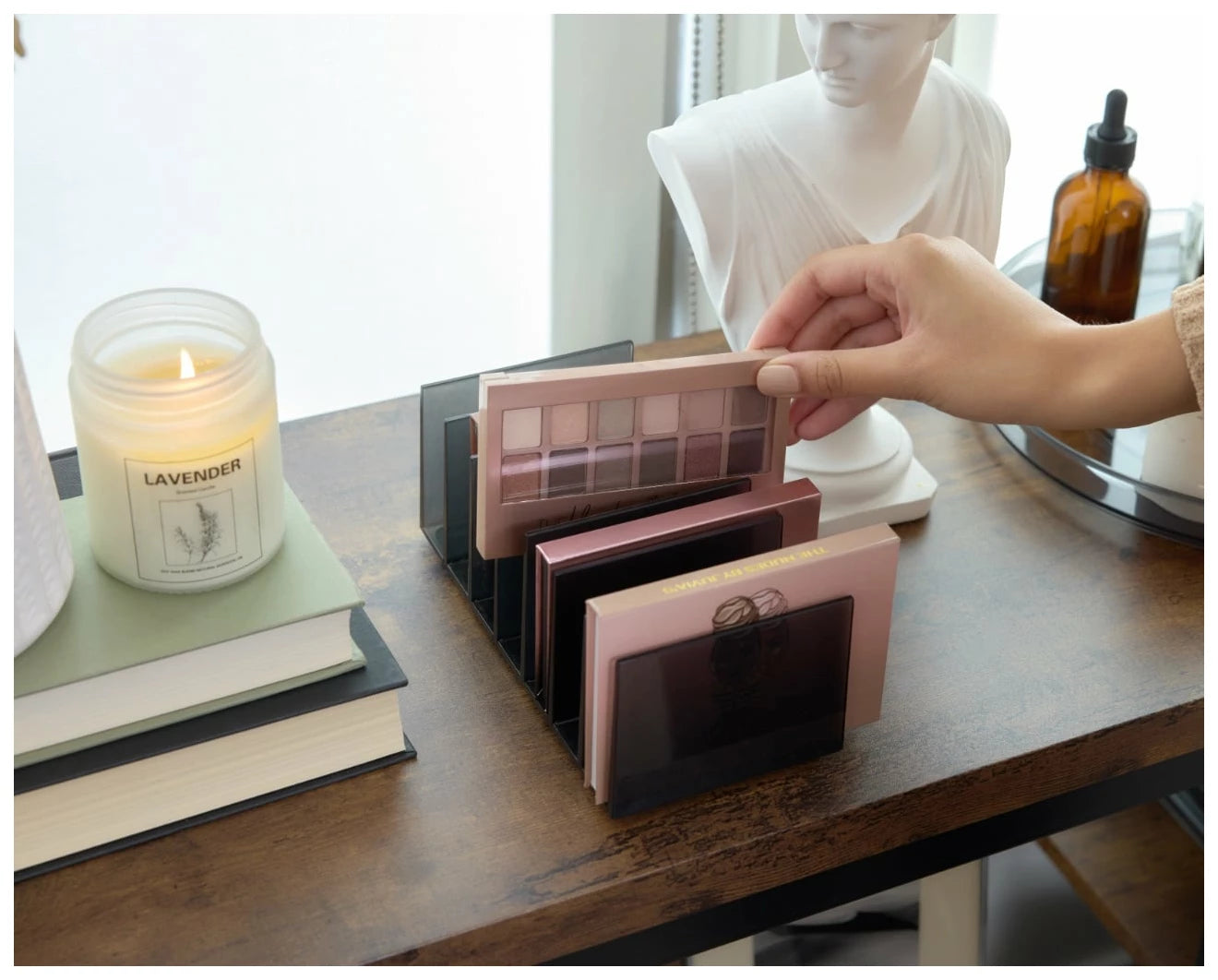 7-Compartment Makeup Palette Organiser - By Sarah Tanno