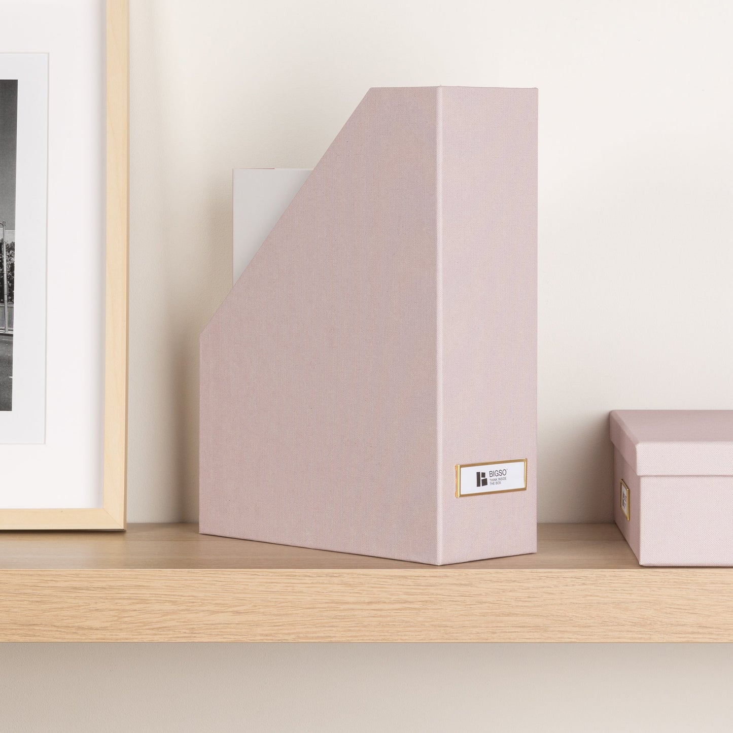 Victoria Magazine Rack -Rose