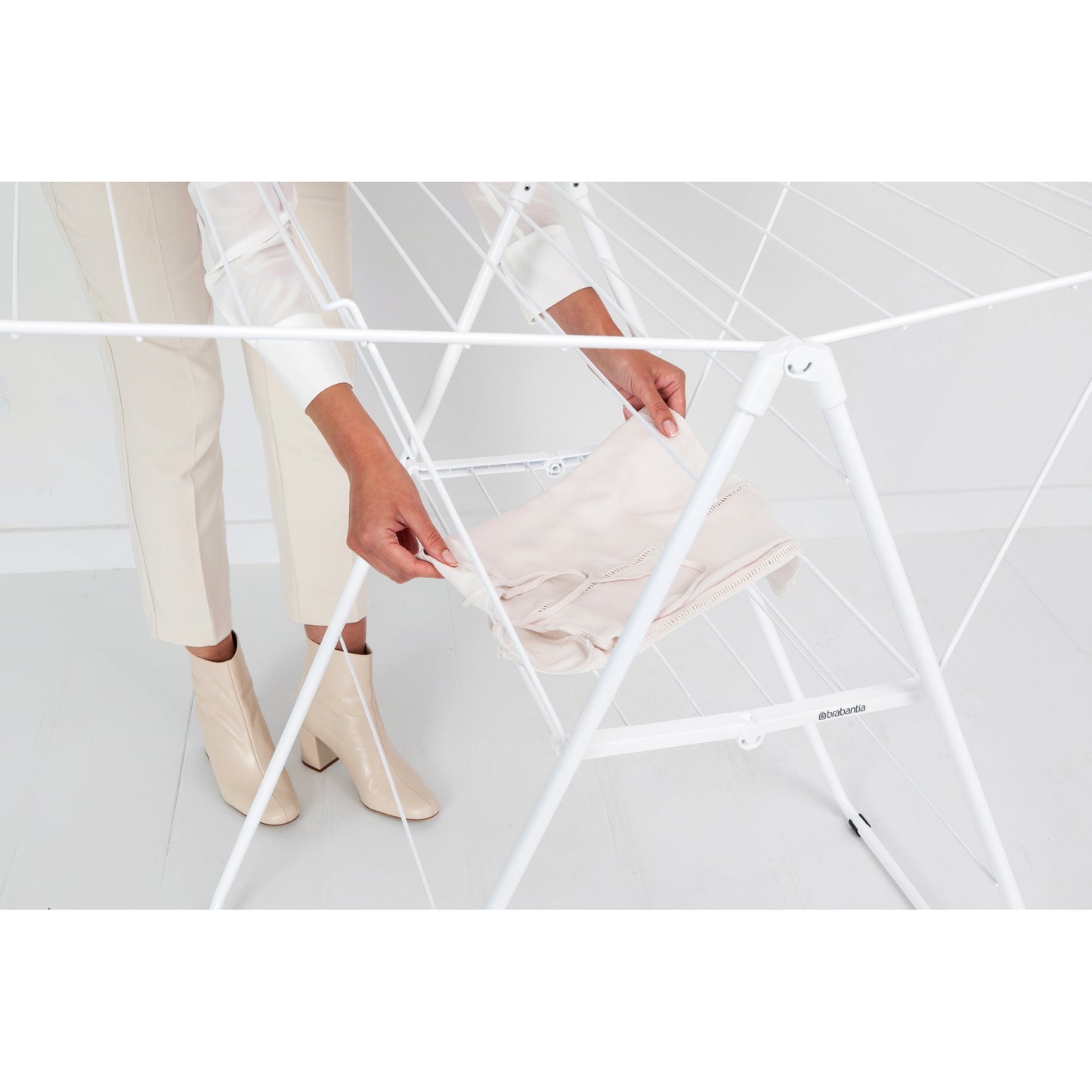 HangOn Drying Rack 25 Metres- White or Black
