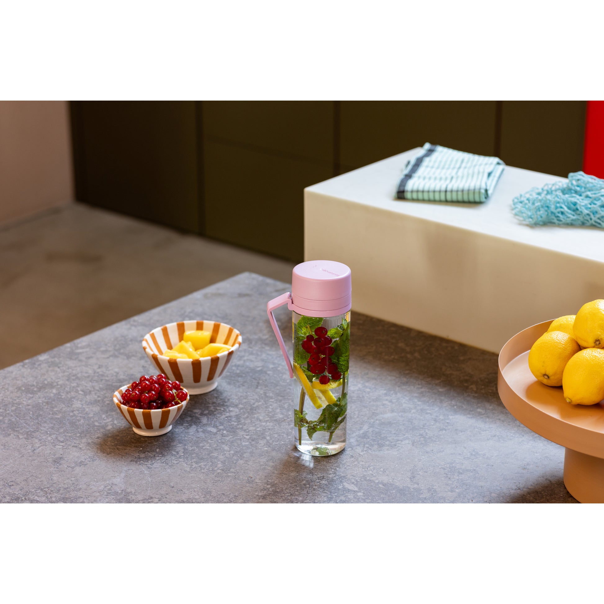 Make & Take Water Bottle with Strainer - 500ml - The Organised Store
