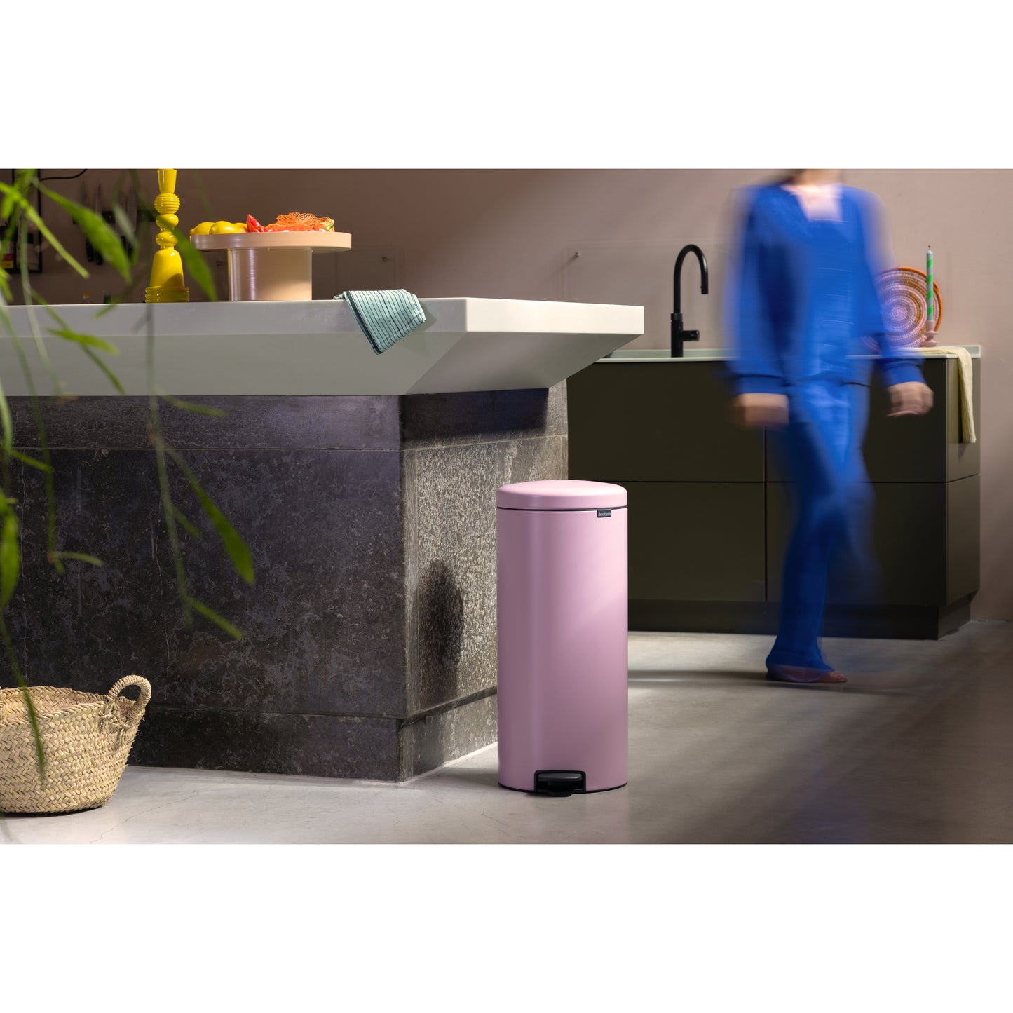 Newicon Pedal Bin- Lilac Pink-30L