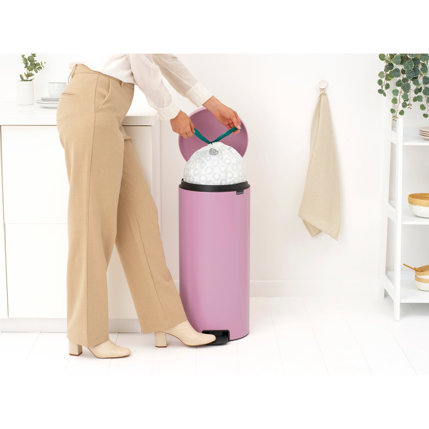 Newicon Pedal Bin- Lilac Pink-30L
