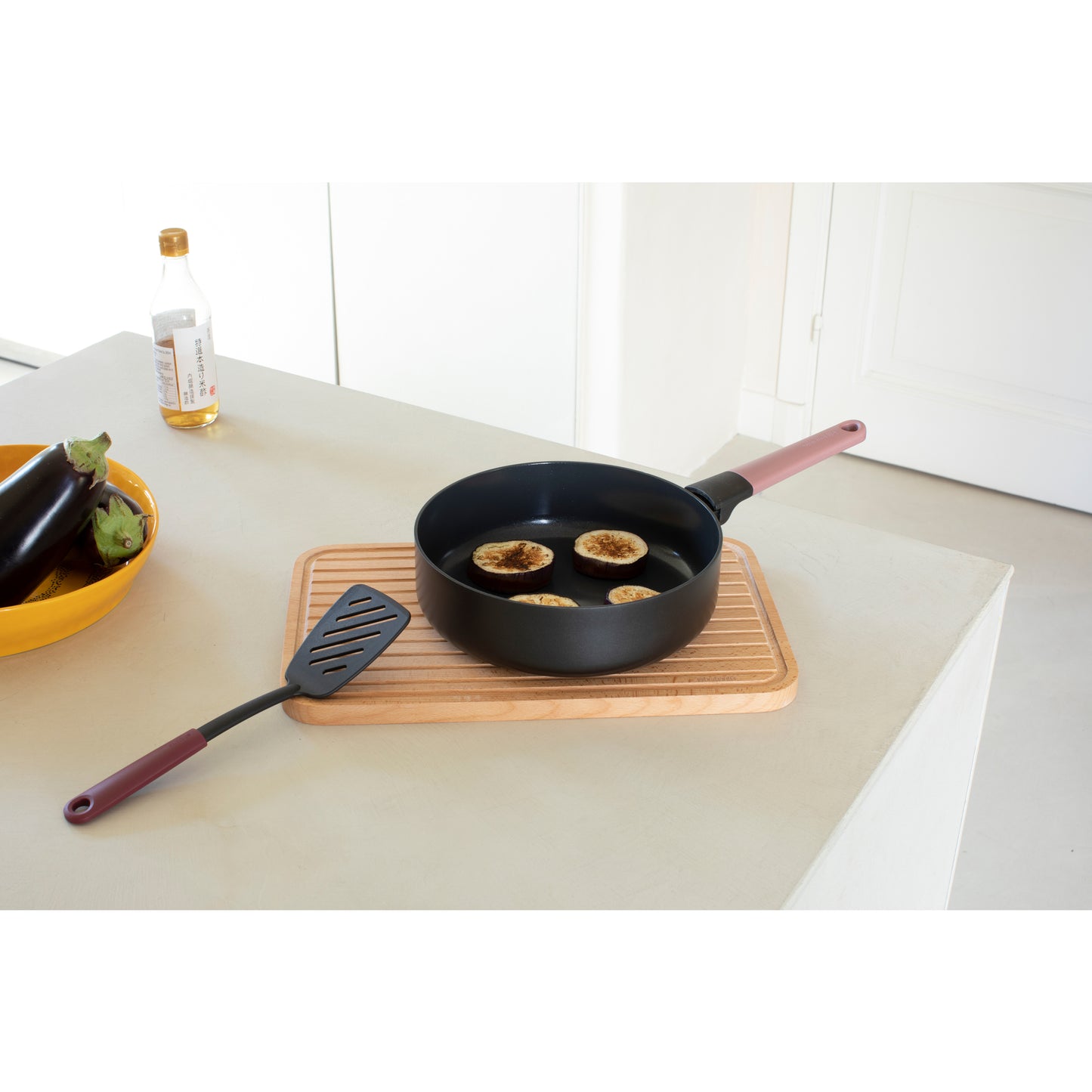 Tasty+ Spatula, Aubergine Red