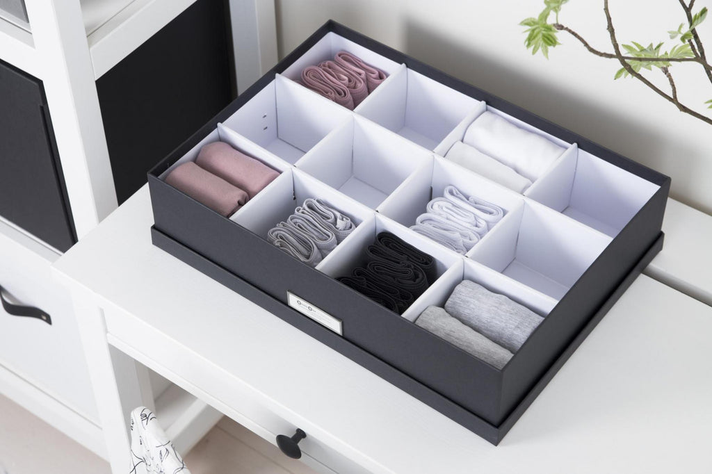 JAKOB Box with 12 compartments