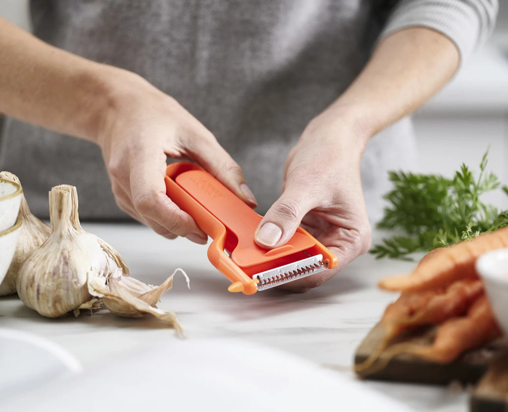 Peeler with Blade Guard